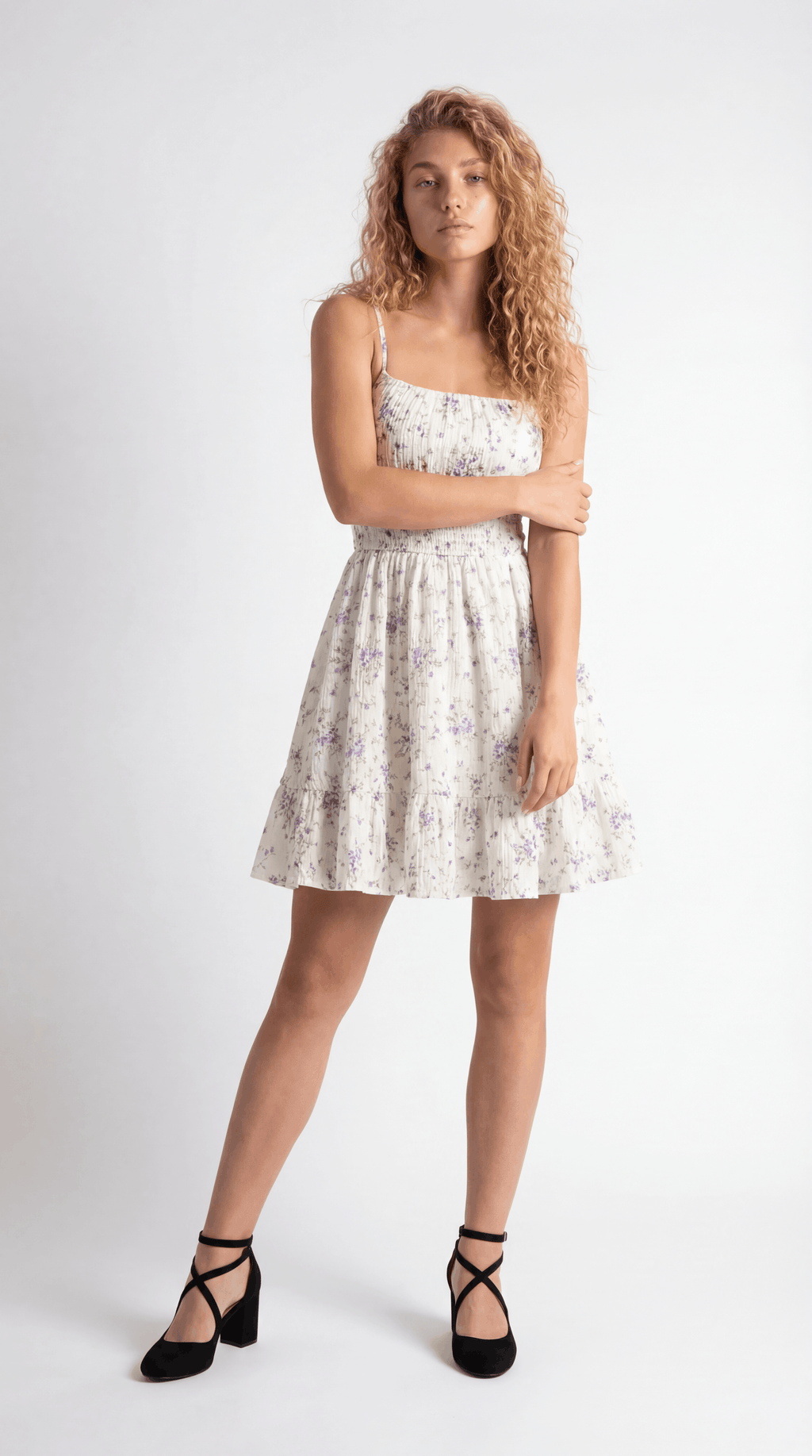 Melina – Florales Mini-Sommerkleid mit Spaghettiträgern