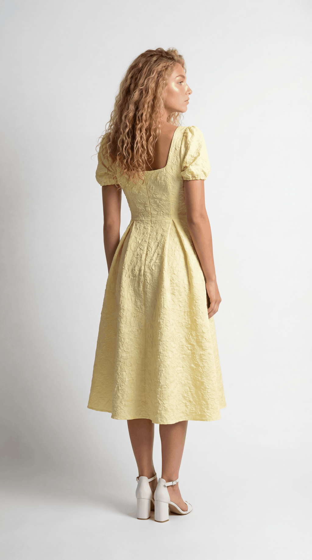 Lucia – Midi Sommerkleid in Apricot